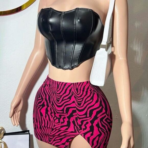 Mob Wives Western Vegan Leather Black Asymmetrical Hem Tube Crop Top - Picture 9 of 9